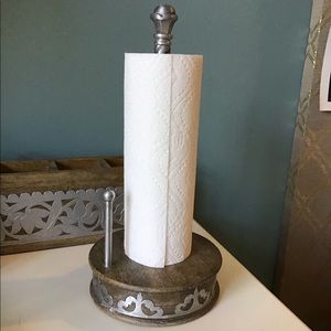 Paper towel holder by GG Collection